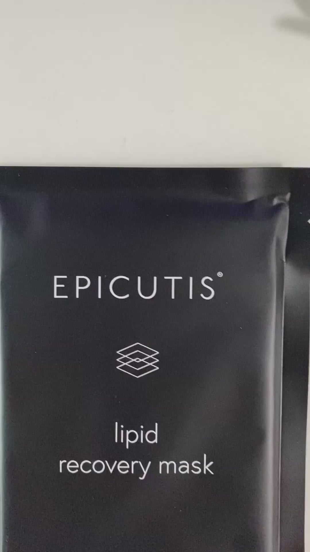 Customer video review of Epicutis Lipid Recovery Mask for Eyes by Brianna, verified buyer