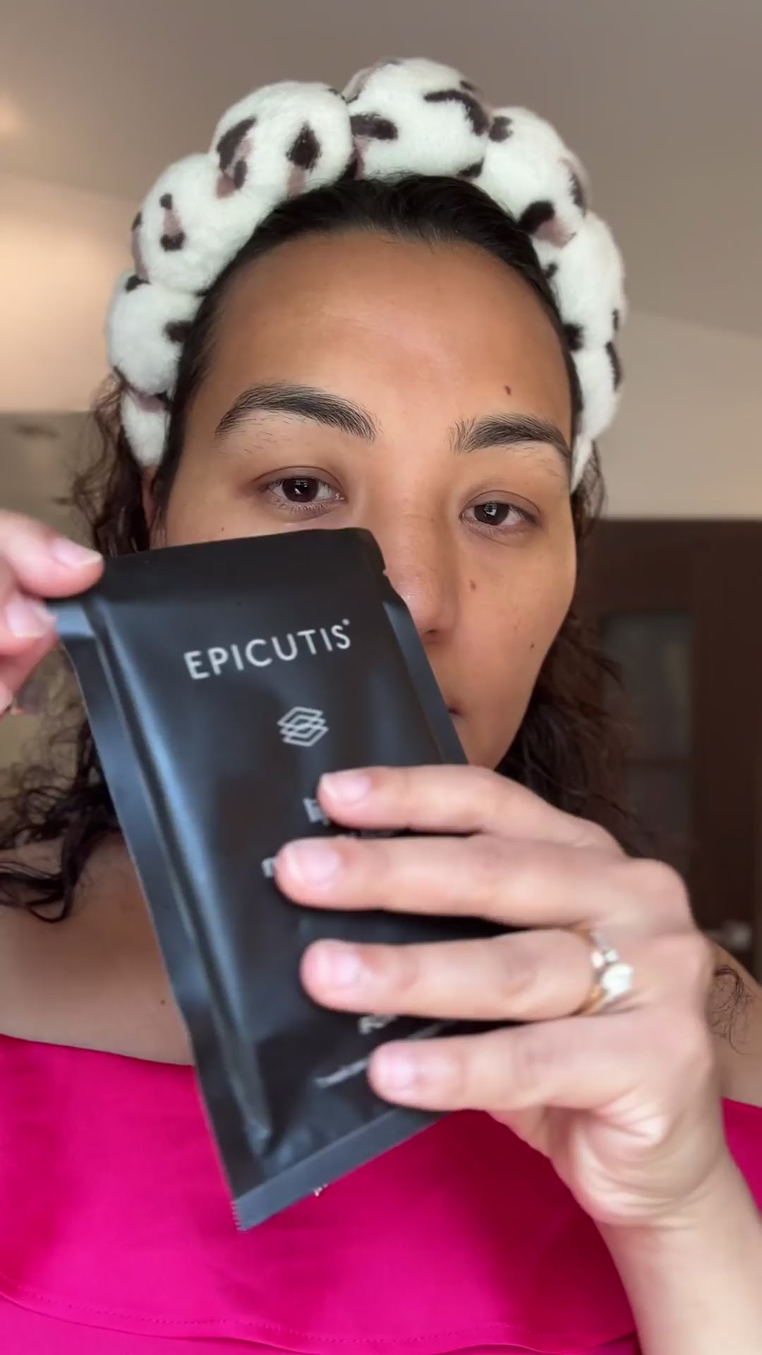 Customer video review of Epicutis Lipid Recovery Mask for Eyes by Sweta, verified buyer